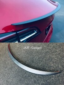 Tesla Model 3 Mat Grijs Carbon Koffer Spoiler