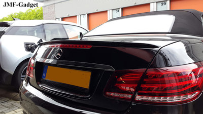 Mercedes E-Klass W207 Coupe/Cabrio AMG Styling Koffer Spoiler Gespoten