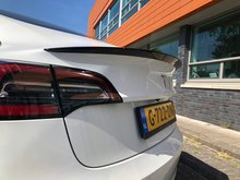 Tesla Model 3 Glans Piano Zwart Koffer Spoiler